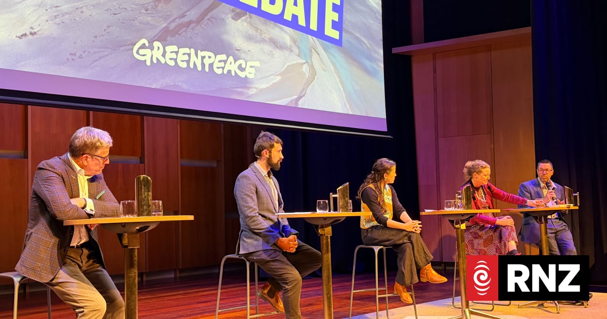 Canterbury freshwater debate draws hundreds as region grapples with nitrate surge
