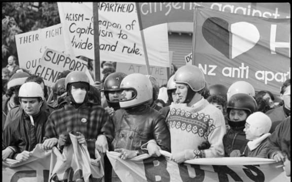 Anti Springbok tour protesters in Hamilton, 1981. Photo by Phil Reid.