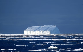 Photo taken on Nov. 25, 2018 shows iceberg seen from China's research icebreaker Xuelong in a floating ice area in the Southern Ocean.