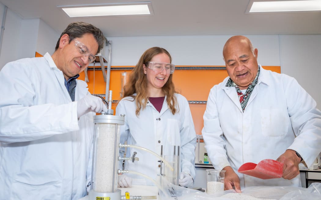 From left, Associate Professor Ricardo Bello-Mendoza, UC Master’s student Tamara Stratton and UC lab technician Siale Faitotonu.