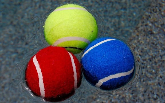 Tennis balls