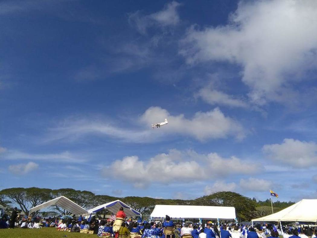 A group of old boys from Tupou College in Tonga dropped thousands of dollars worth of two and twenty dollar notes in Tongan currency over the 150th anniversary celebrations.