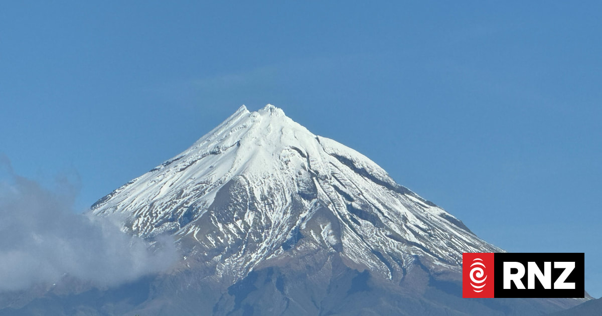 Injured climber rescued on Taranaki Maunga