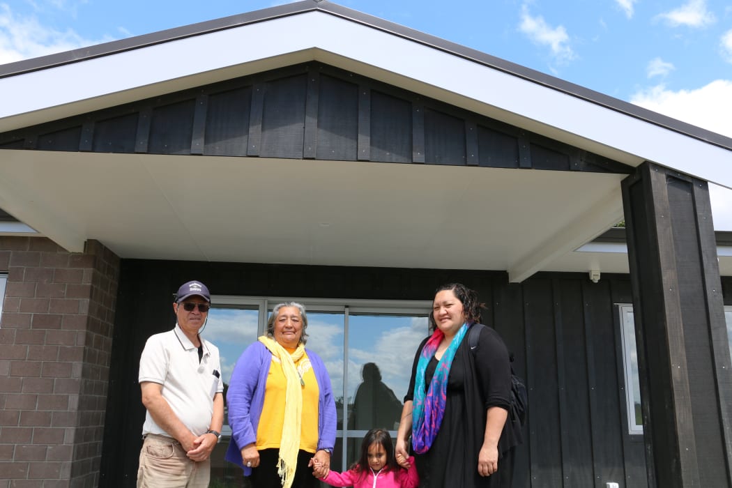 Mita Rahiri, Ngaronoa Reweti-Ngata, Maringi Ngata-Campbell (and her niece) at the Papakainga, Ngāti Kahu, Wairoa (Tauranga Moana).