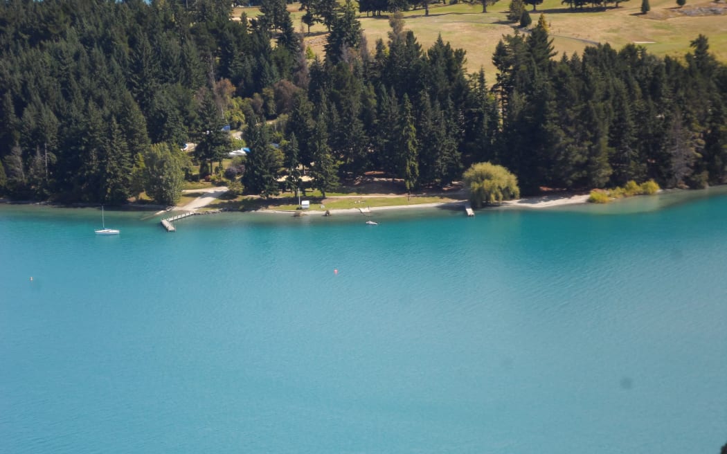 Lake Wakatipu changed colour after the slip.