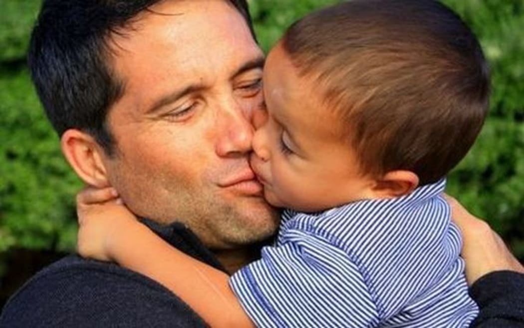 Dr Lance O'Sullivan with his son.