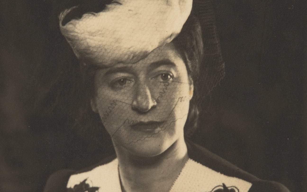 Flora McKenzie dressed for her court appearance on a charge of possessing prohibited goods (3400 American cigarettes) 1943. Elisabeth Easther suspects the cigarettes might have been payment for sex workers at Ring Terrace.