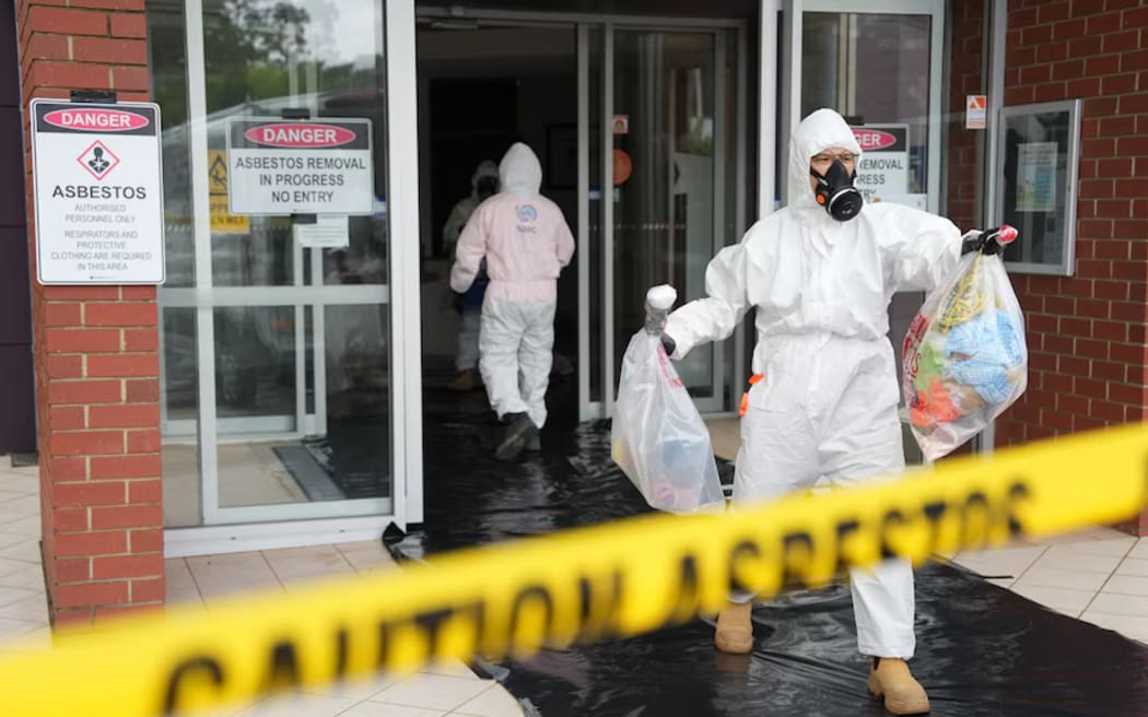 Asbestos removal teams spent Saturday cleaning Campbell Primary School in the ACT.