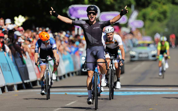 New Zealand cyclist Aaron Gate wins the road race at the 2022 Commonwealth Games.