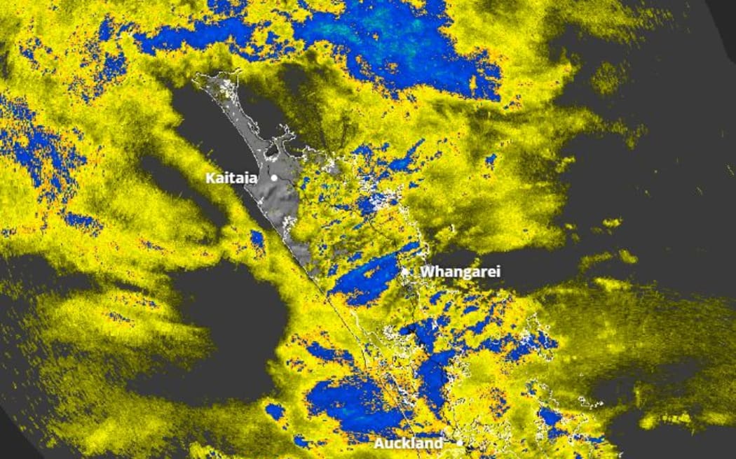 Rain over Northland and Auckland at 7am on 16th April - yellow is light rain, blue moderate
