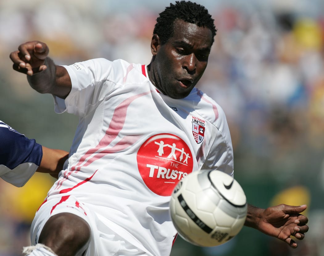 Commins Menapi playing for New Zealand club Waitakere United in 2008.