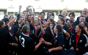 New Zealands Black Ferns celebrate their win over England 19-9 in the Final of the Womens Rugby World Cup 2002 at the Olympic Stadium Barcelona Spain, 25 May 2002. 
Copyright Photo: www.photosport.co.nz