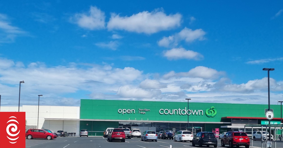 Dunedin South Countdown reopens after 3 week closure | RNZ