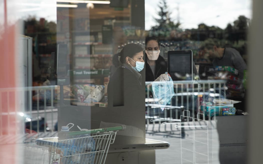 Queues at Mt Wellington Countdown on the 28th of March