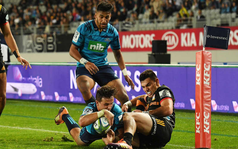 Blues grab bonus-point win over Chiefs | RNZ
