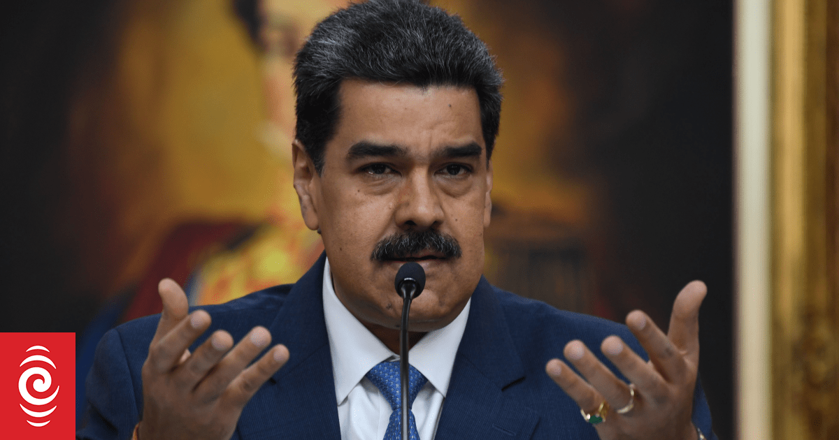 US President Donald Trump says it would be 'smart' for Venezuela's Nicolas Maduro to leave power