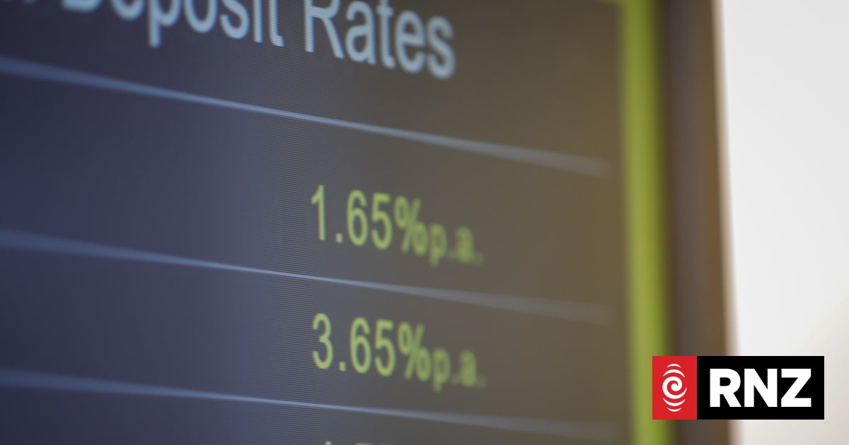Banks urged to lift term deposit rates