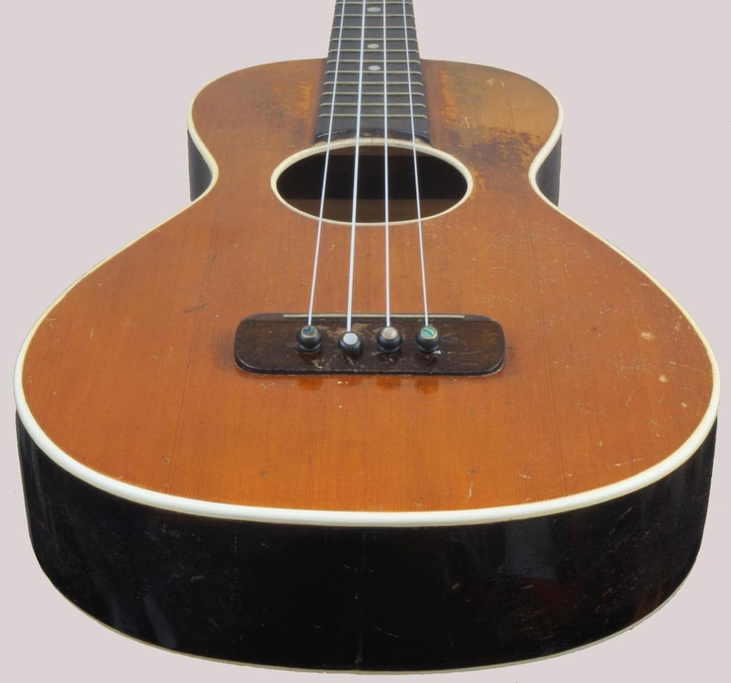 De Vekey type 2 Ukulele bottom