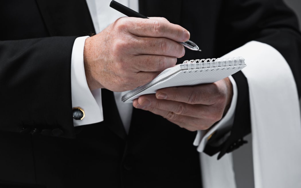 A guide to restaurant etiquette | RNZ