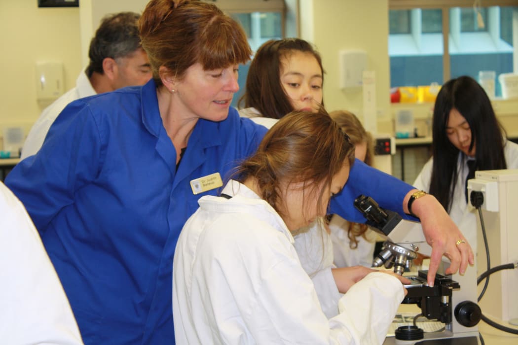 Judith Bateup enjoys mentoring budding scientists in hands-on laboratory workshops.