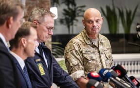 (L-R) Denmark's Defence Minister Troels Lund Poulsen, Denmark's Minister of Justice Peter Hummelgaard, Denmark's National Police Chief Thorkild Fogde and Denmark's Chief of Defence Michael Hyldgaard hold a press conference on the recent drone activities at several airports in Denmark, at the Ministry of Defence in Copenhagen on September 25, 2025. Drone flights that caused Danish airports to close on two nights this week were a systematic and hybrid operation by a "professional actor," the country's defence minister said. (Photo by Emil Nicolai Helms / Ritzau Scanpix / AFP) / Denmark OUT / DENMARK OUT / DENMARK OUT