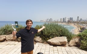 Cantabrian Alex Jones lives and works in Tel Aviv.