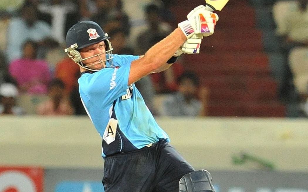 Lou Vincent in action for the Auckland Aces in 2011.