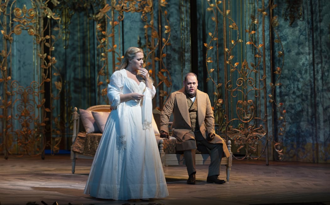 Diana Damrau & Quinn Kelsey in La Traviata