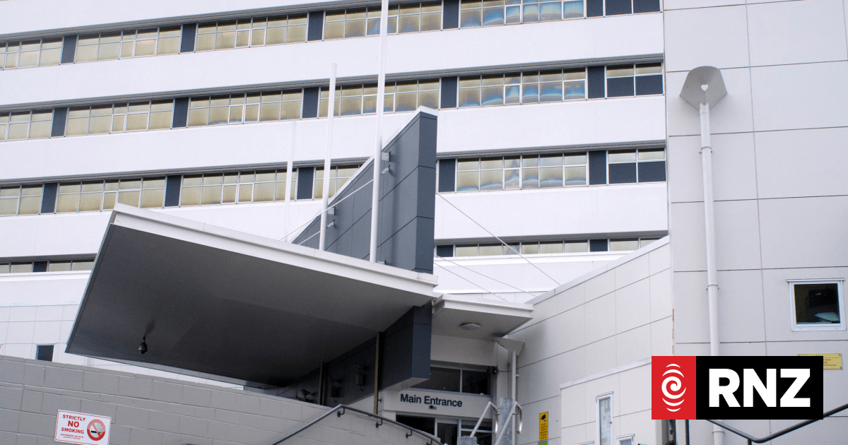 North Shore Hospital ED overflow forces patients to wait in corridors, double-bunk - Vimarsana News