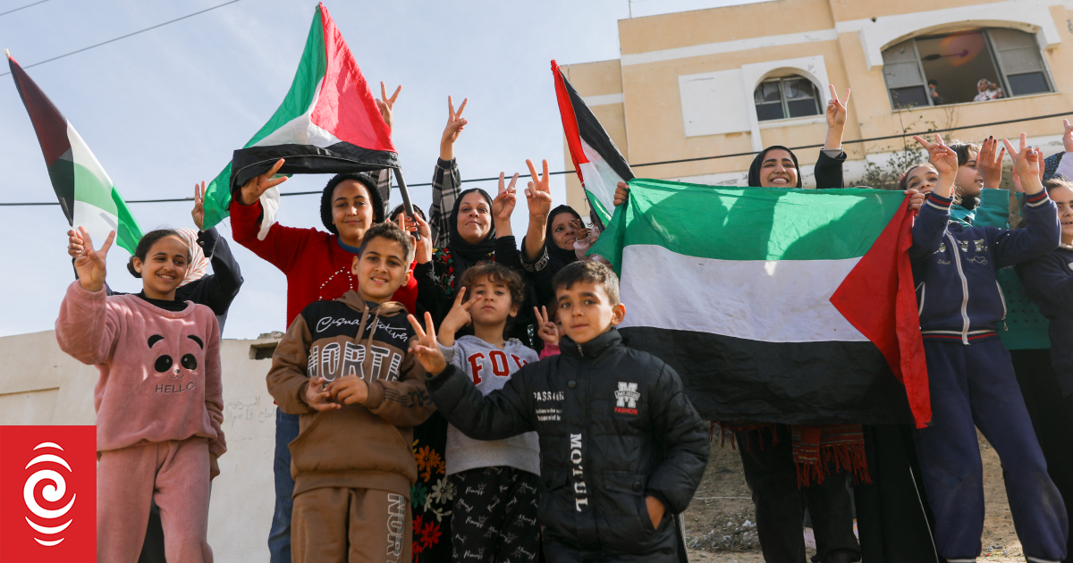 Hamas Frees 3 Israeli Hostages; Israel Releases 90 Palestinian Prisoners as Ceasefire Begins