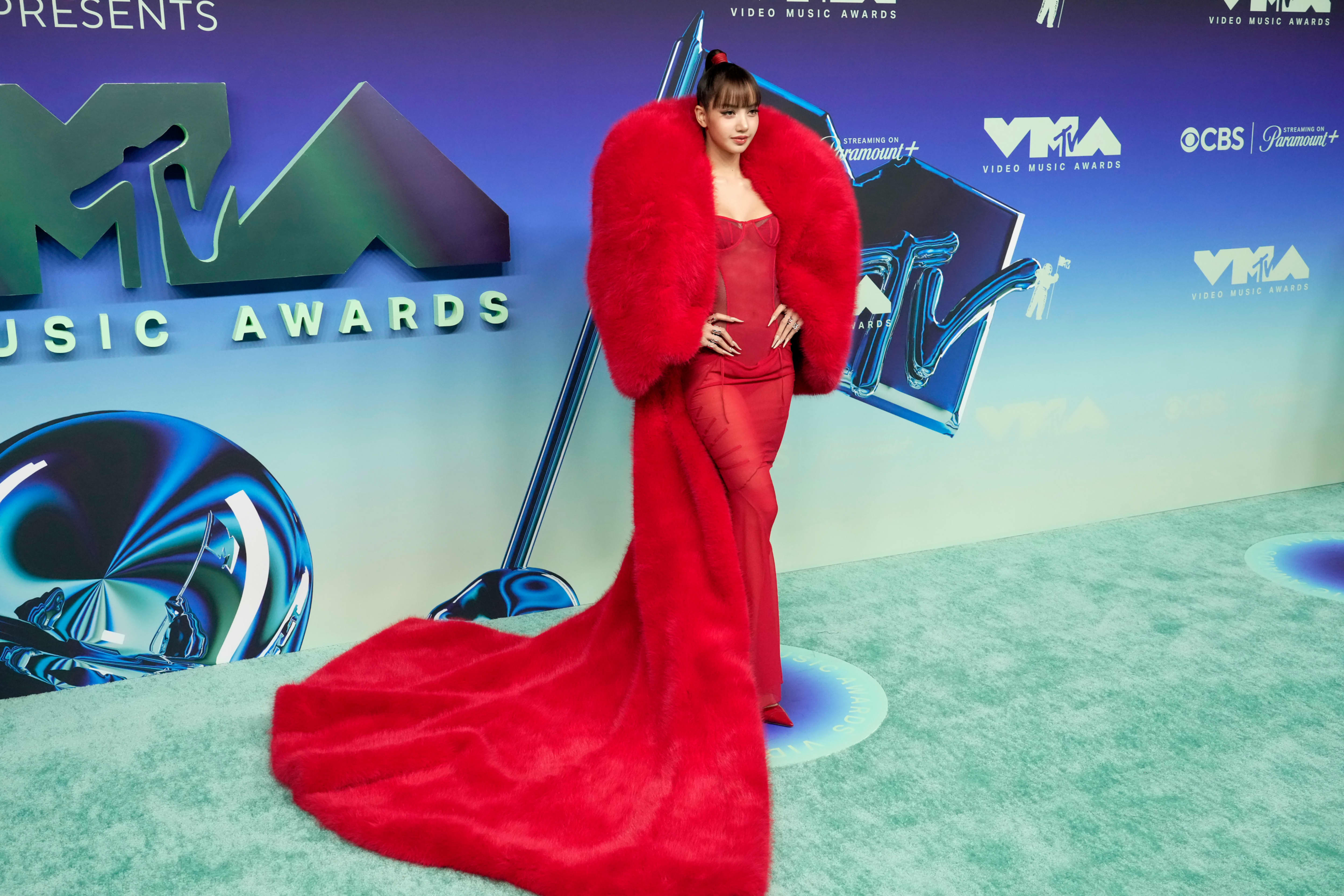 MTV VMAs 2026: The wildest looks from the red carpet | RNZ