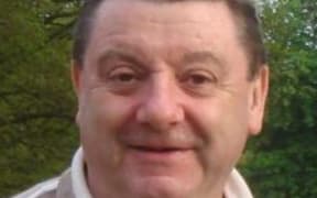 Lions fan Robin Hughes is hoping to be reunited with the four New Zealanders he gave Rugby World Cup final tickets to in Paris in 2007.