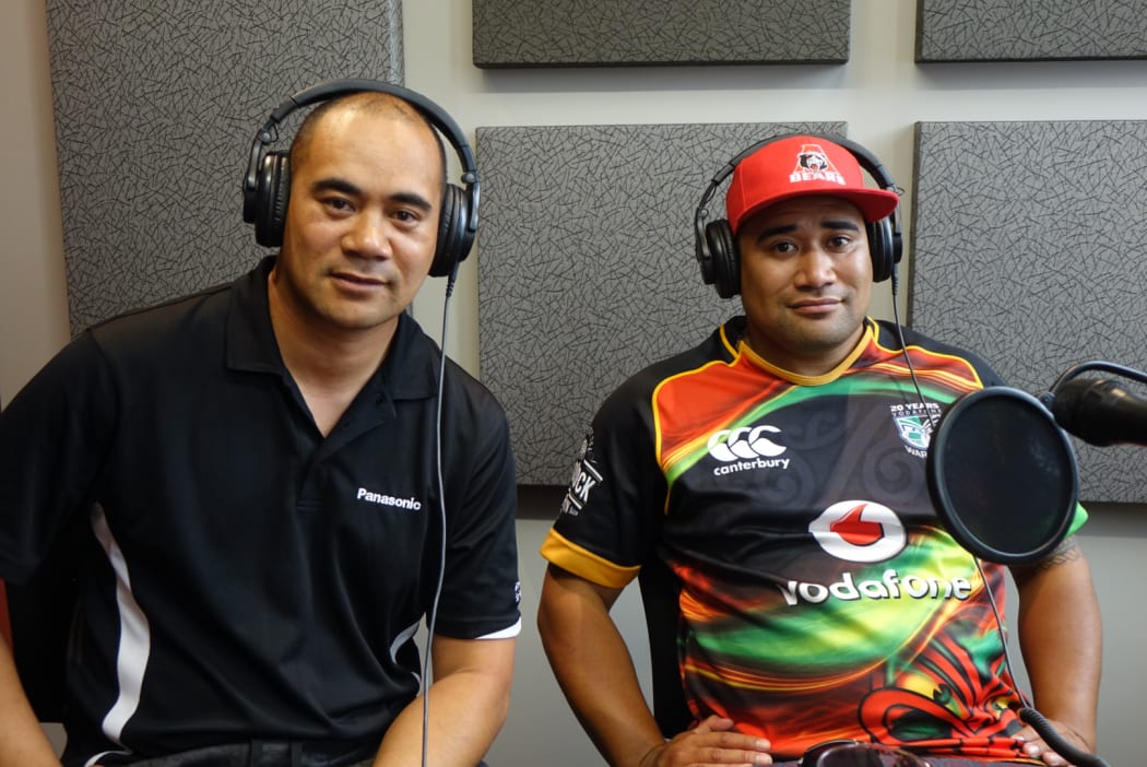 Teu and Nio Ikahihifo of Koile in the RNZ Otago studio.