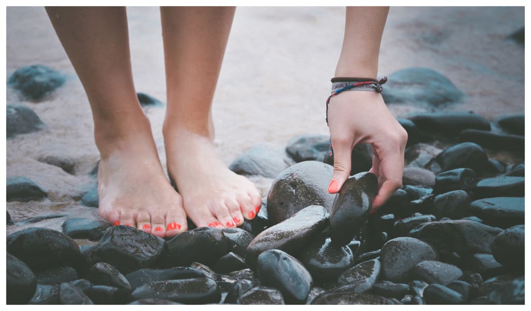 Happy Feet // Why Going Barefoot Is So Good for You - You Make It Simple