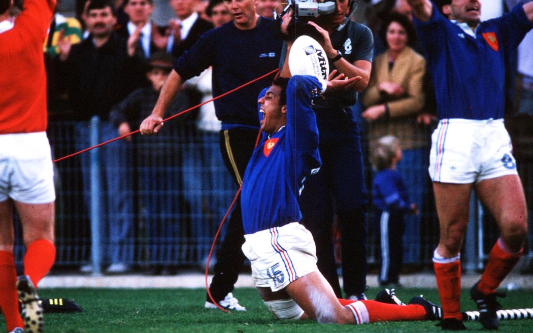 Serge Blanco scores the winning try. Rugby World Cup 1987 Semi-Final, Australia v France. Sydney, June 1987.