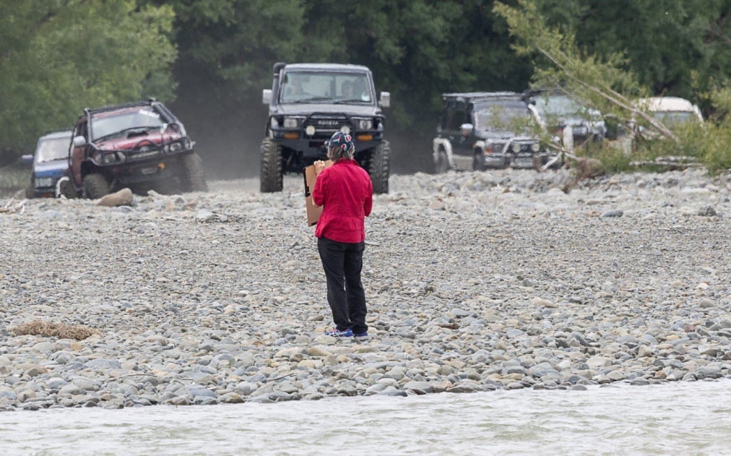 Crate Day. Conservation organisations, four-wheel-drive clubs and council staff have been working together to raise awareness native birds nesting on the Ashley-Rakahuri River, near Rangiora.