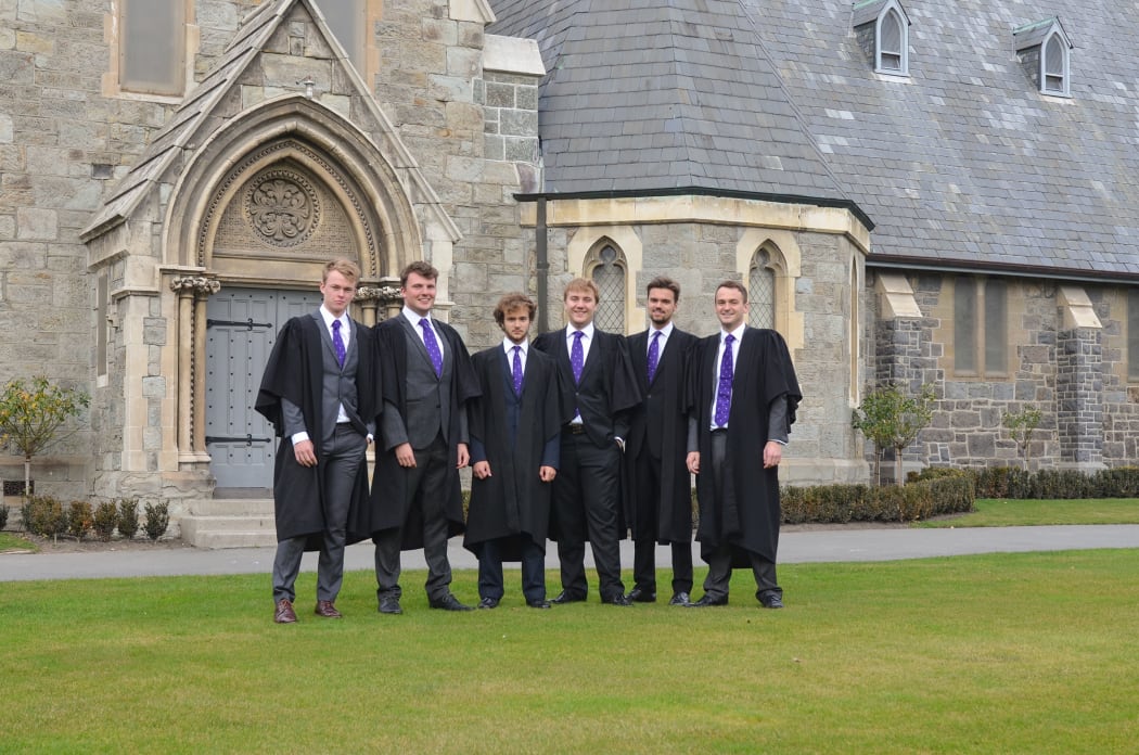 A group of young singers from Oxford University are singing in Christchurch