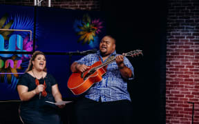 Soul Sessions host Sara Jane Elika (sitting left) singing alongside Samoan musician Lani Alo