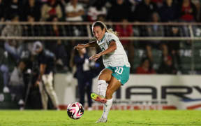 Football Fern Annalie Longo