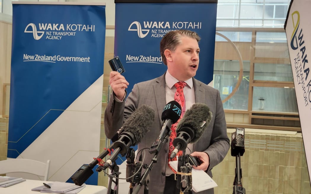 Transport Minister Michael Wood announces a $1.3 billion nation-wide single payment system for public transport journeys in Auckland on 21 October, 2022.