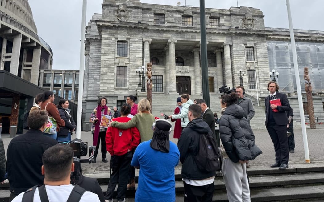Rangatira Mō Apōpō youth panel gather on parliament's steps to advocate for justice reform.
