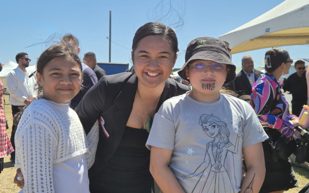 Kōtiro Imara Ruth Tamou and Anahera Apanui Hohepa pictured with Hana-Rawhiti Maipi-Clarke