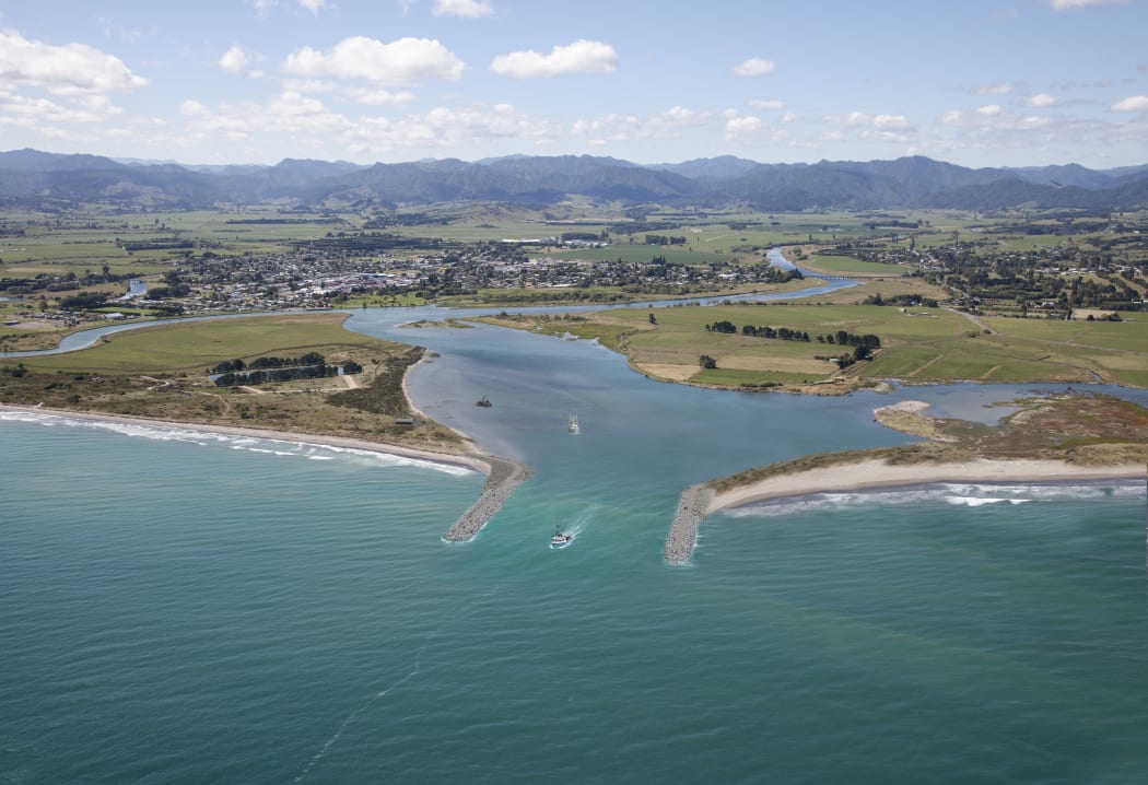 Conceptual image of Opotiki harbour training structures
