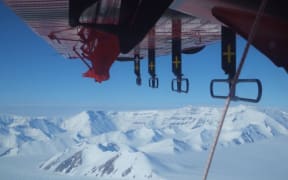 Tom Jordan BAS PolarGap project @theAGU #AGU16: first images beneath unexplored "pole of ignorance" around South Pole