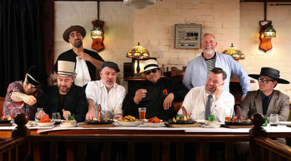 Fat Freddy's Drop (Iain Gordon 2nd from left)