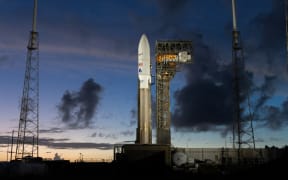This handout photo provided by United Launch Alliance on October 6, 2023, shows the United Launch Alliance (ULA) Atlas V rocket and Amazon's Project Kuiper Protoflight mission sitting on the pad at Space Launch Complex 41 (SLC-41) in Cape Canaveral, Florida, on October 5, 2023. Amazon is set to launch two satellites on October 6, 2023, in its first test mission as part of its plan to deliver the internet from space and compete with Elon Musk’s Starlink service. Once up and running, the company founded by Jeff Bezos says its Project Kuiper will provide "fast, affordable broadband to unserved and underserved communities around the world," with a constellation of more than 3,200 satellites in low Earth orbit (LEO). (Photo by Handout / United launch Alliance / AFP) / RESTRICTED TO EDITORIAL USE - MANDATORY CREDIT "AFP PHOTO / United Launch Alliance" - NO MARKETING NO ADVERTISING CAMPAIGNS - DISTRIBUTED AS A SERVICE TO CLIENTS