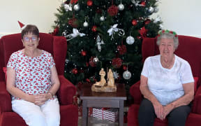 Linda Hamilton and Joy Anslow