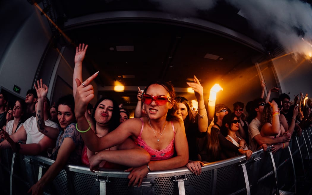 Kiwi crowds froth drum and bass.