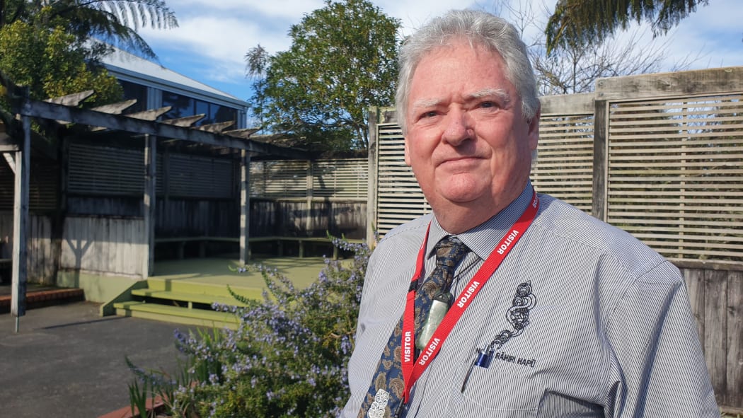 Ngati Rahiri member Keith Holswich say his hapu has gathered seafood from reefs stretching from Titirangi in the west to Te Rau o Te Huia in the east for at least 800 years.