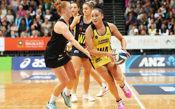 Central Pulse mid-courter Whitney Souness with ball possession